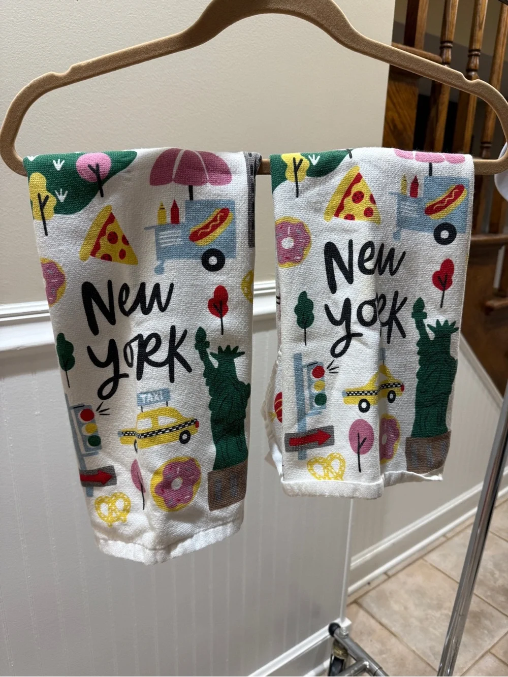 Isaac Mizrahi White New York Print Cotton Kitchen Towels - Set of 2
